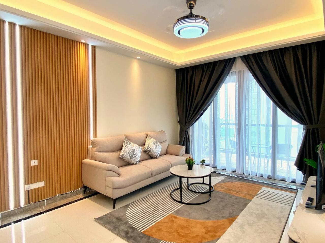 Apartment R&f Princess Cove Jb By Sc *